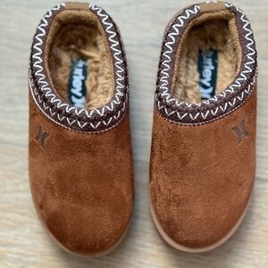 Hurley Kids' Tan Cozy Slippers